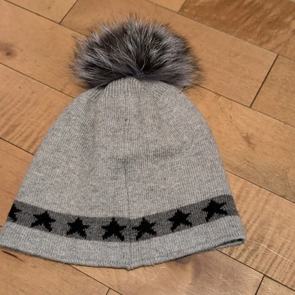 Real Fur. Grey Toque With Fun Design. - Picture 2 of 3